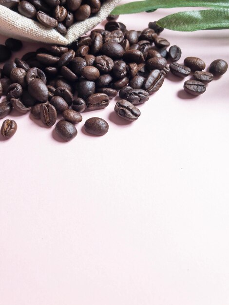 Photo high angle view of coffee beans on table