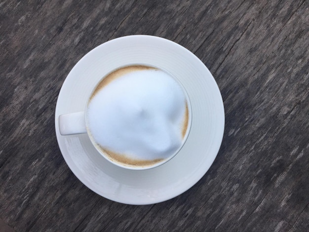 Foto vista ad alto angolo del caffè sul tavolo