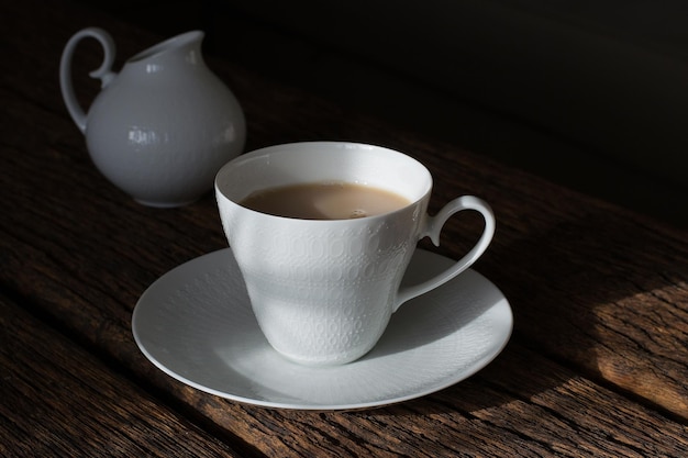 テーブルの上のコーヒーの高角度のビュー