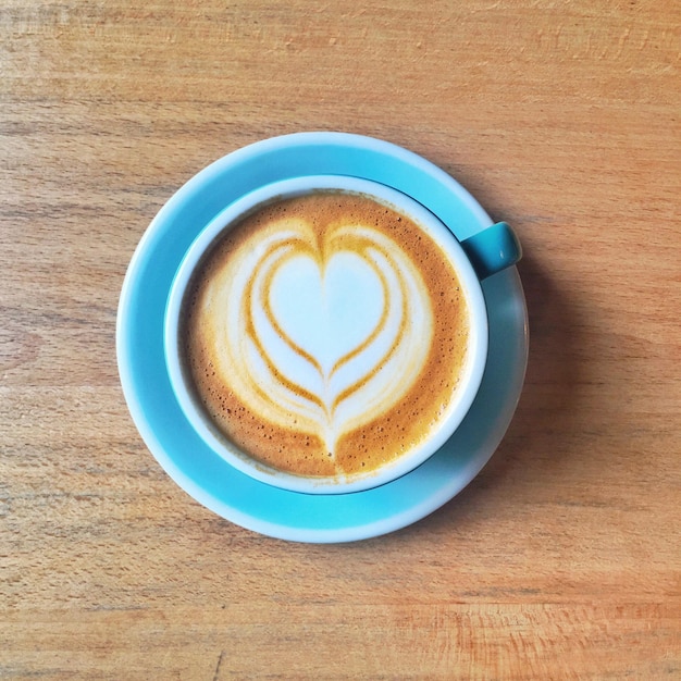 Photo high angle view of coffee on table