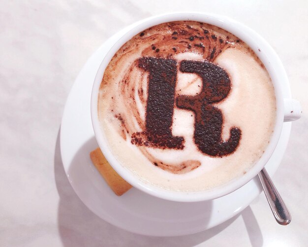 Photo high angle view of coffee on table