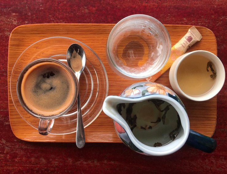 Photo high angle view of coffee on table