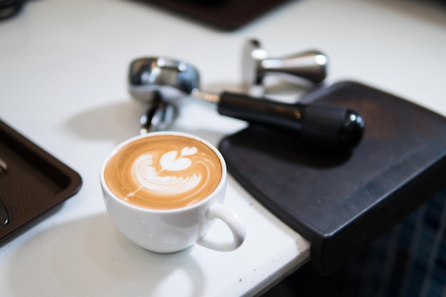 Foto vista ad alto angolo del caffè sul tavolo