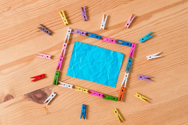 Photo high angle view of colored pencils on wooden table