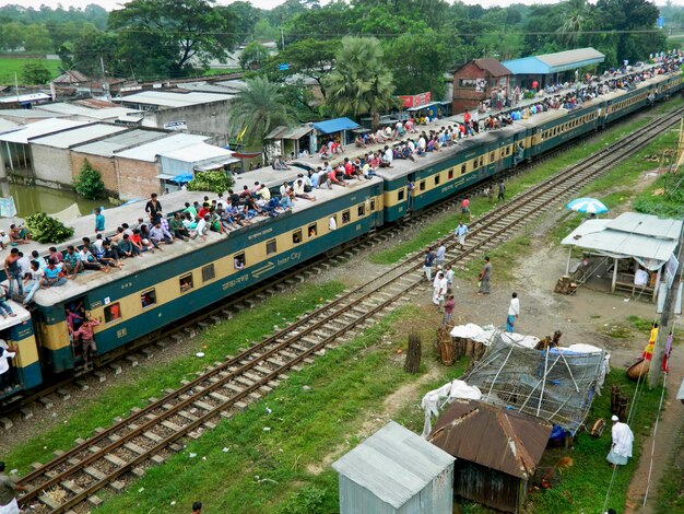 Photo high angle view of crowd on passenger train