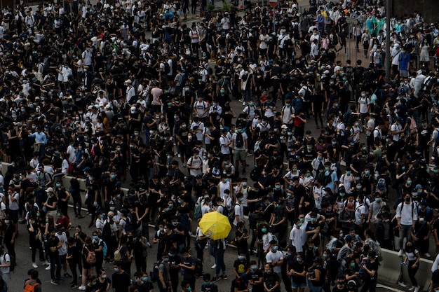 Photo high angle view of crowd standing on road