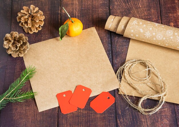 Photo high angle view of decorations and fruit on table