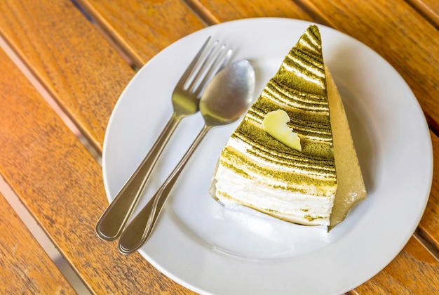 Photo high angle view of dessert in plate on table