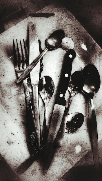 Photo high angle view of dirty dishes in sink