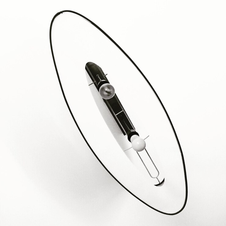 Photo high angle view of electric lamp against white background