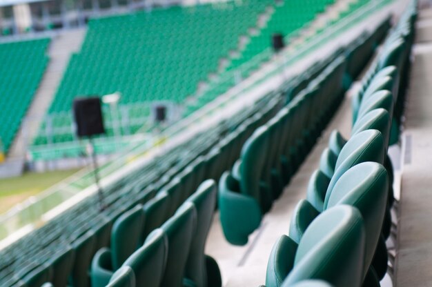 Photo high angle view of empty chairs