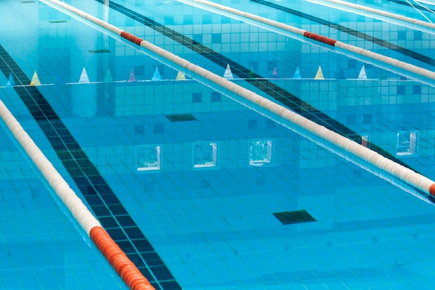 Photo high angle view of empty swimming pool