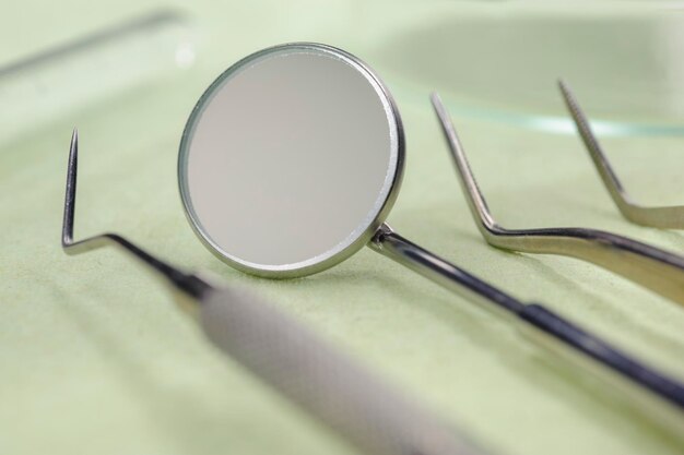 Photo high angle view of eyeglasses on table