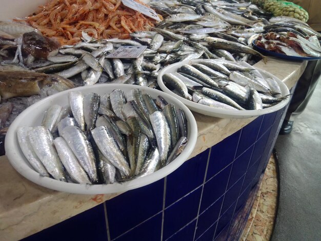 Photo high angle view of fish for sale at market