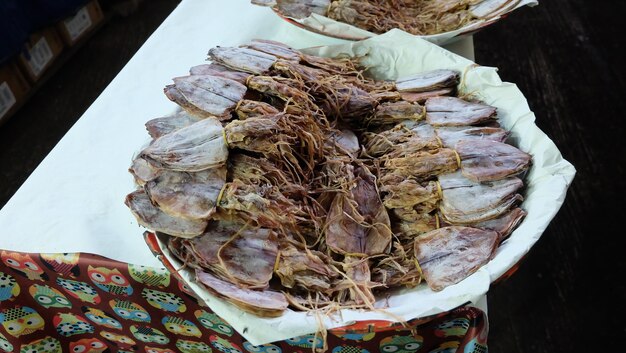 Foto vista ad alto angolo del pesce in vendita al mercato