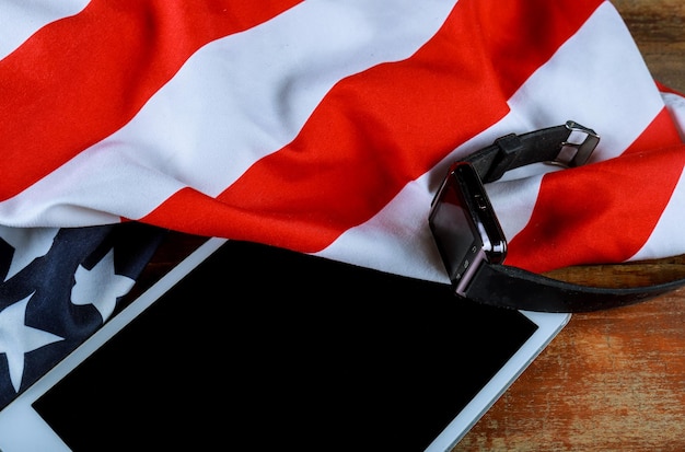 Photo high angle view of flag on table