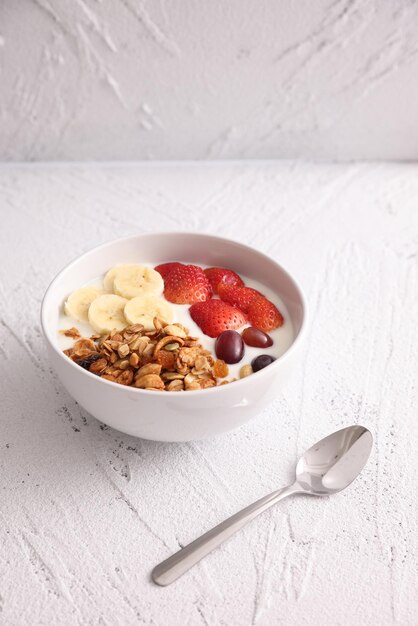 Photo high angle view of food in bowl on table