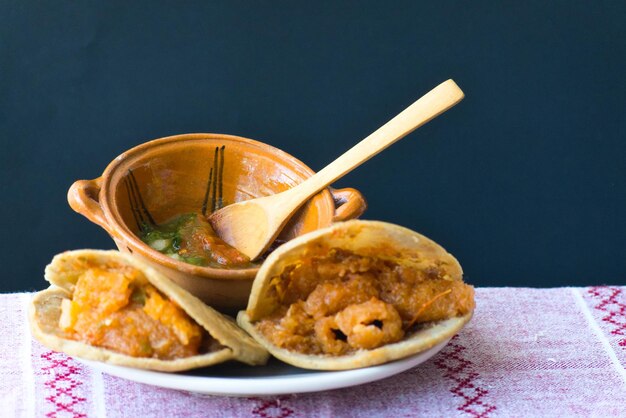 Photo high angle view of food in bowl on table