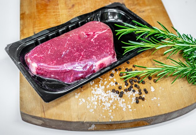 Photo high angle view of food on cutting board