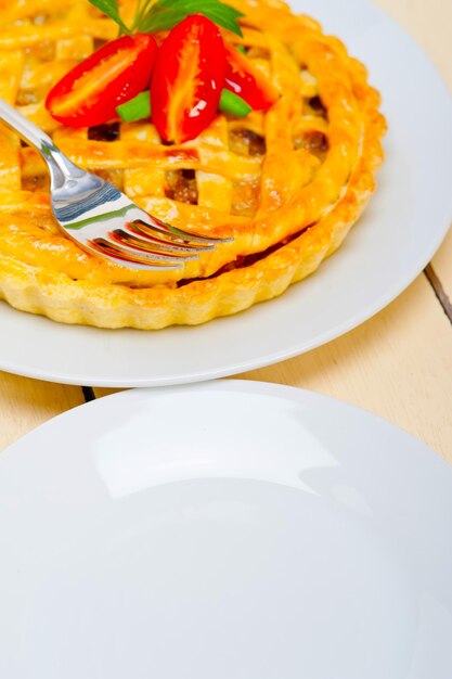 Photo high angle view of food in plate on table