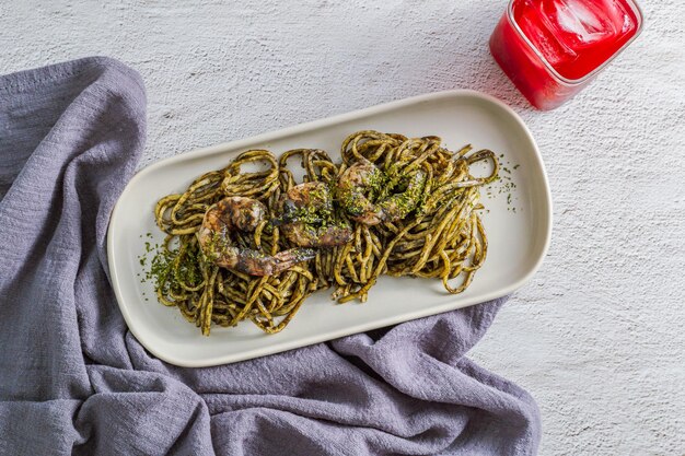 Foto vista ad alta angolazione del cibo servito in tavola