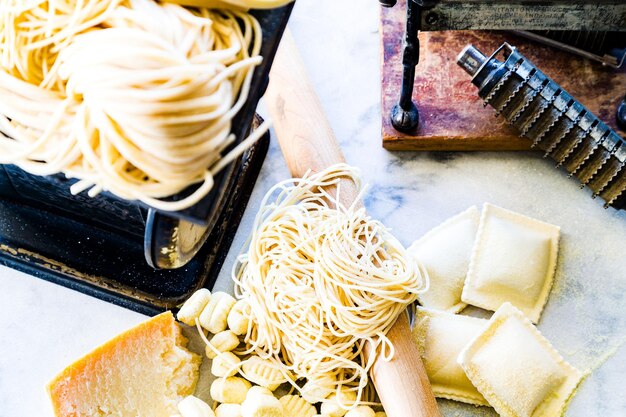 Foto vista ad alto angolo del cibo sulla tavola