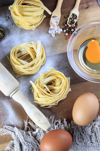 Foto vista ad alto angolo del cibo sulla tavola