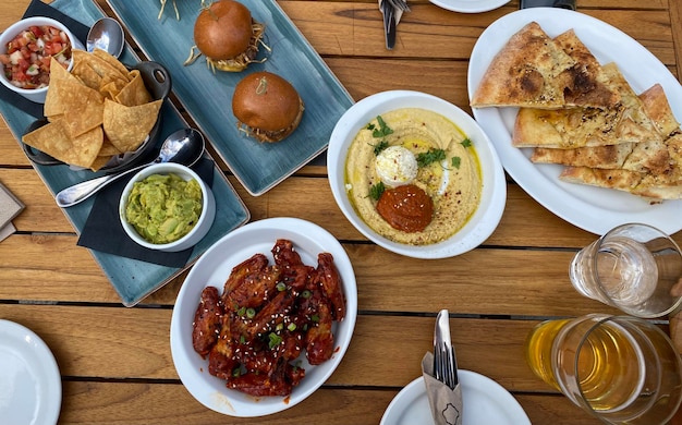 Photo high angle view of food on table