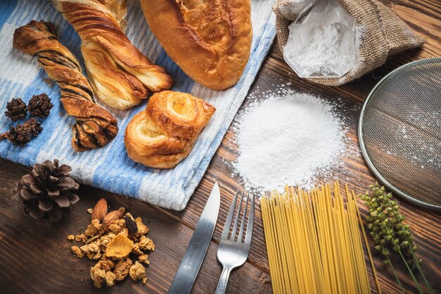 Foto vista ad alto angolo del cibo sulla tavola