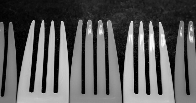 Photo high angle view of forks on table