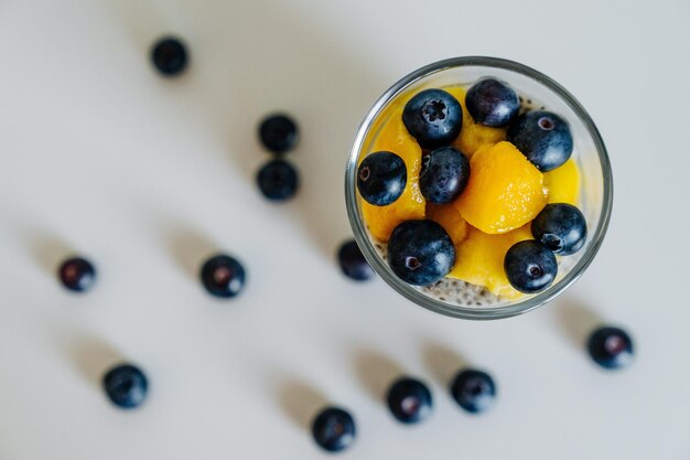 Photo high angle view of fruits in bowl