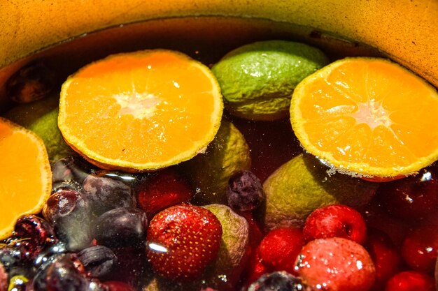 Photo high angle view of fruits in glass