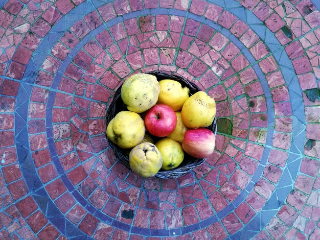 Photo high angle view of fruits in plate