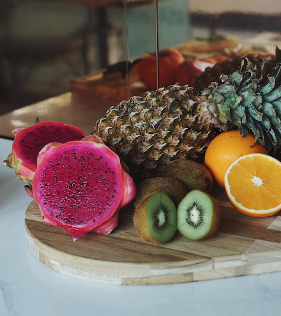 Photo high angle view of fruits on table