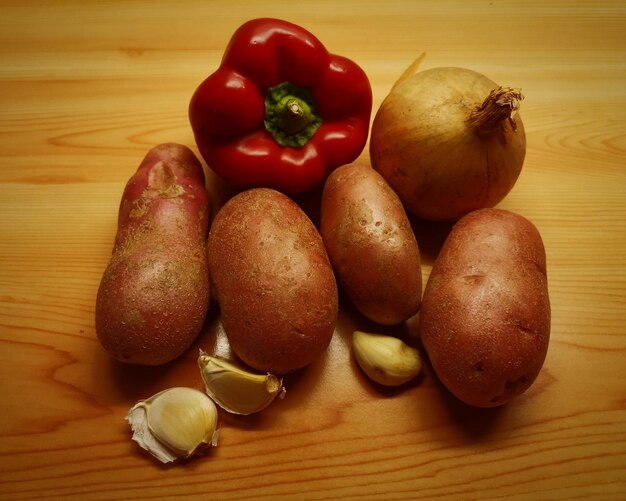 Photo high angle view of fruits on table