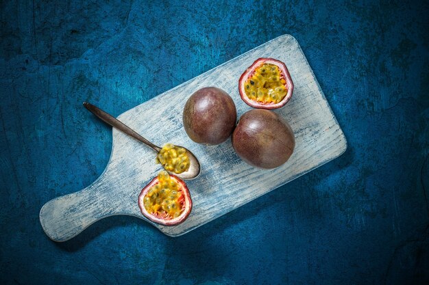 Photo high angle view of fruits on table