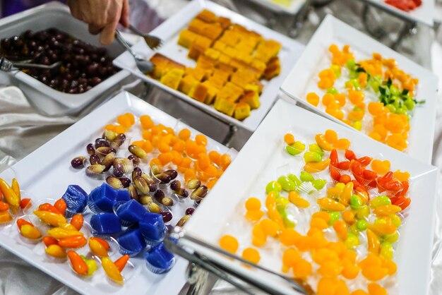 Foto vista ad alta angolazione delle frutta nel vassoio