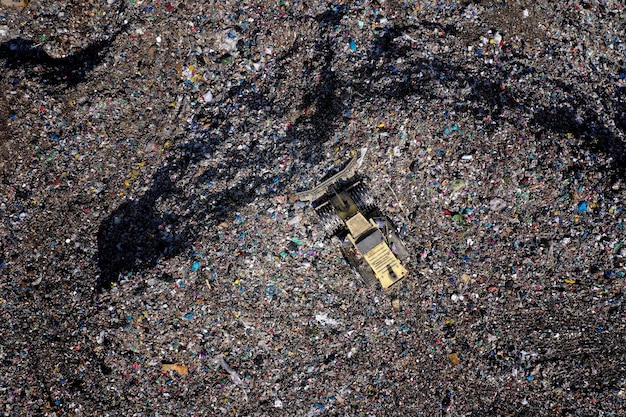 Photo high angle view of garbage on water