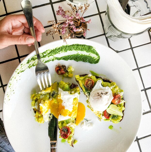 Photo high angle view of healthy breakfast served on table