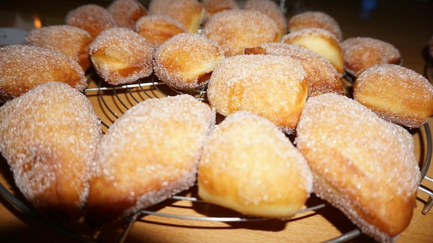 Foto vista ad alta angolazione di krapfen fatto in casa