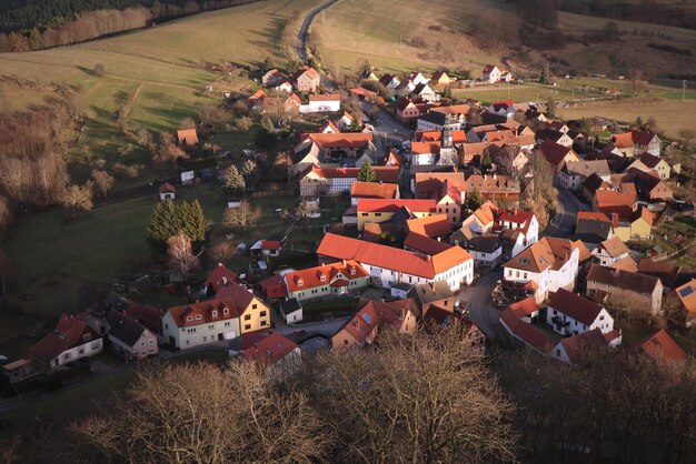 Photo high angle view of houses and agricultural field