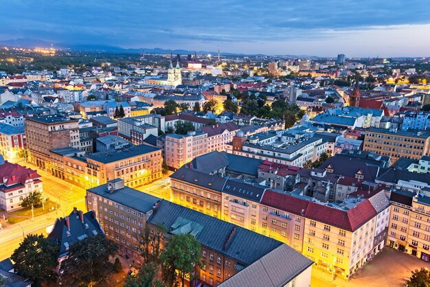 Photo high angle view of illuminated buildings in city against sky