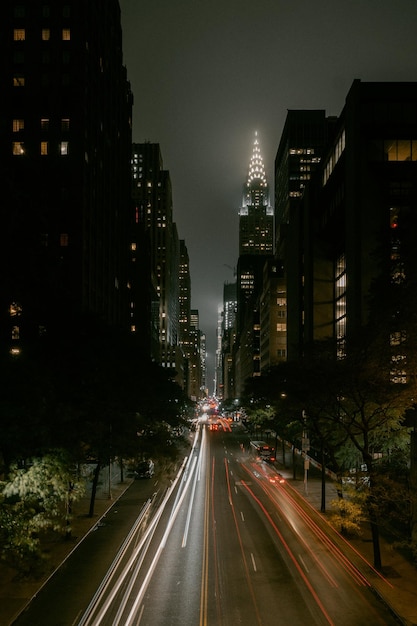 Foto vista ad alta angolazione della città illuminata di notte