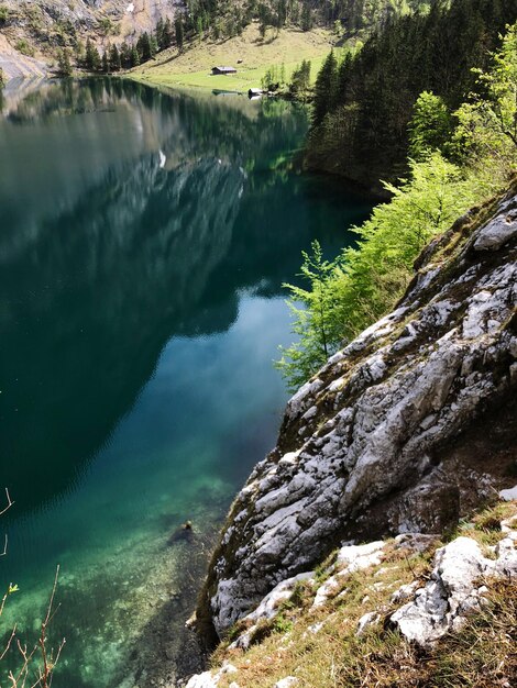 Photo high angle view of lake amidst rocks