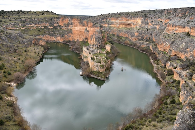 Foto vista ad alto angolo del lago