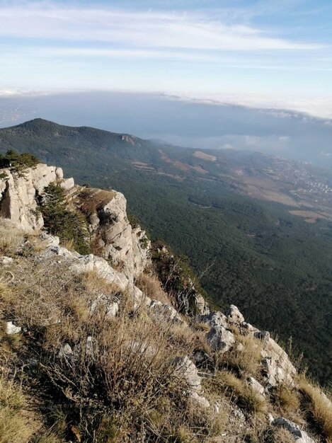 Foto vista ad alto angolo del paesaggio contro il cielo