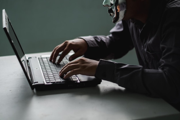 Photo high angle view of man using laptop