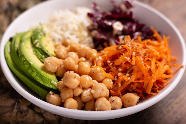 Photo high angle view of meal served in bowl on table