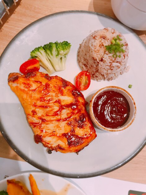 Photo high angle view of meal served in plate