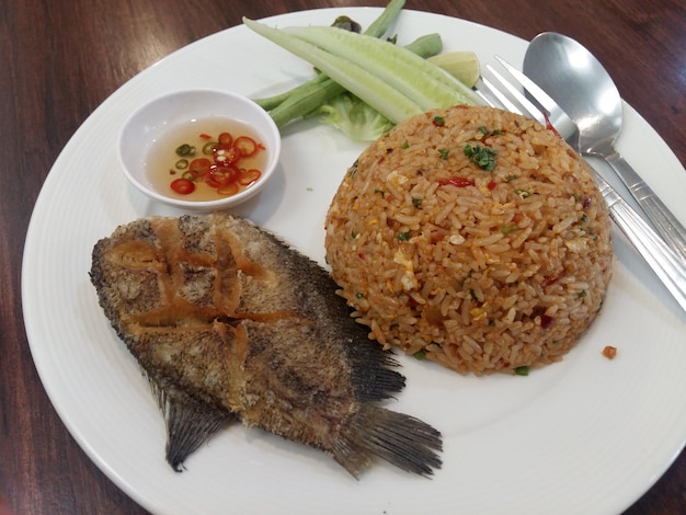 Photo high angle view of meal served on table